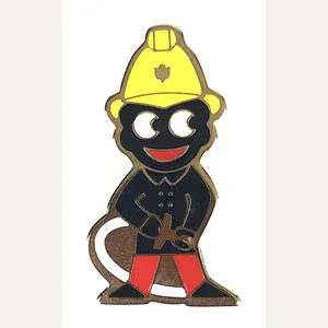 Robertsons 1980 Golly Fireman advertising badge short hose nozzle