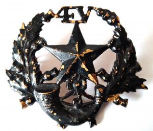 Scarce 4th Vol Bat Cameronians Slouch Hat Badge