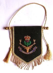 Queens Own Highlanders Desk Pennant