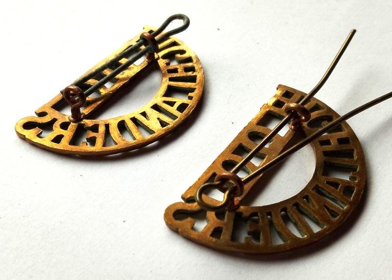 Matching Pair of Queens Own Highlanders Shoulder Titles — image 2