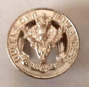 Queens Own Highlanders Lapel Badge