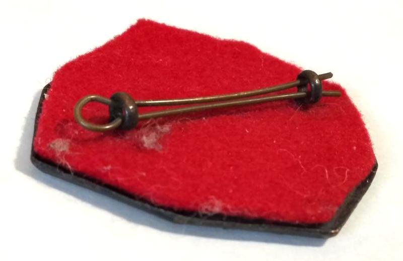 Sydney University Regiment Blackened Cap Badge Circa 1948 - 53 — image 2