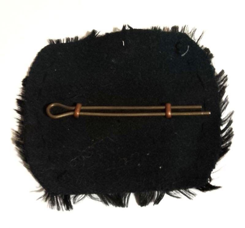 WW1 Period Kings Own Scottish Borderers Cap Badge Mounted On Glengarry Rosette — image 3