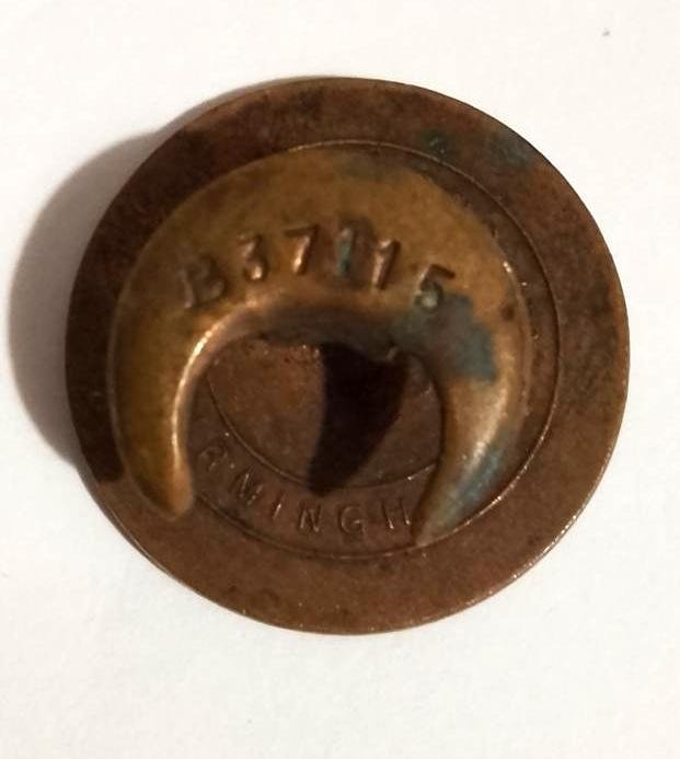 Scarce 'On War service 1914' Munitions Workers Lapel Badge — image 2