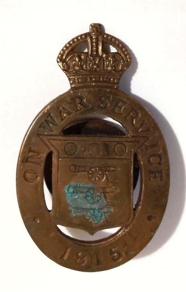 WW1 'On war service 1915' Lapel Badge