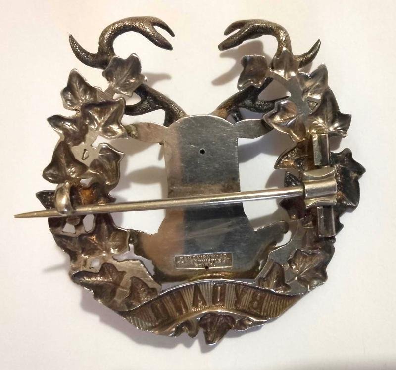 Fine example of a Victorian Gordon highlanders Officers Cap badge by the well known Military Jeweller / Retailer 'Kirkwood' of Edinburgh — image 4