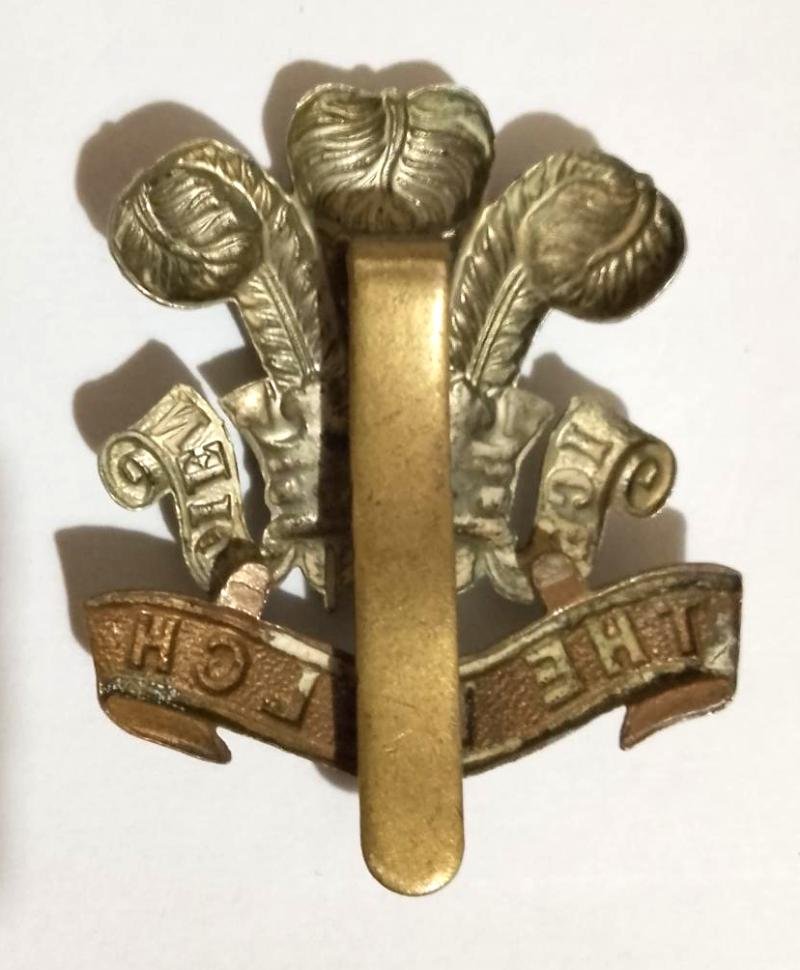 The Welsh Regiment Cap Badge — image 2