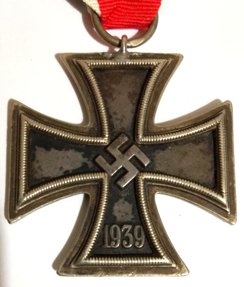 Third Reich Iron Cross 2nd Class with maker marked suspension ring — image 2