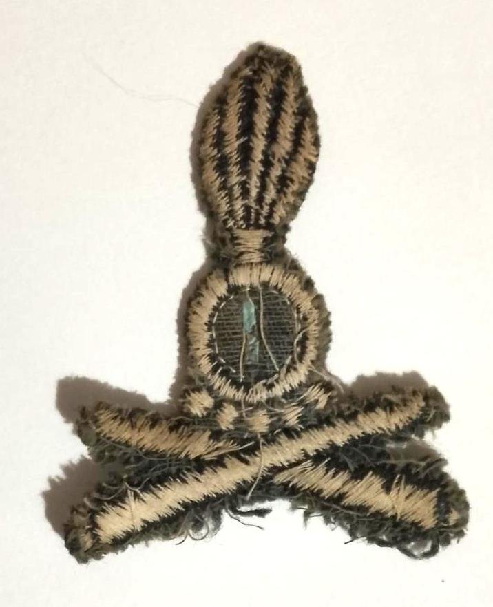 WW2 Period Italian Artillery Regiment '8' Cloth Badge — image 2