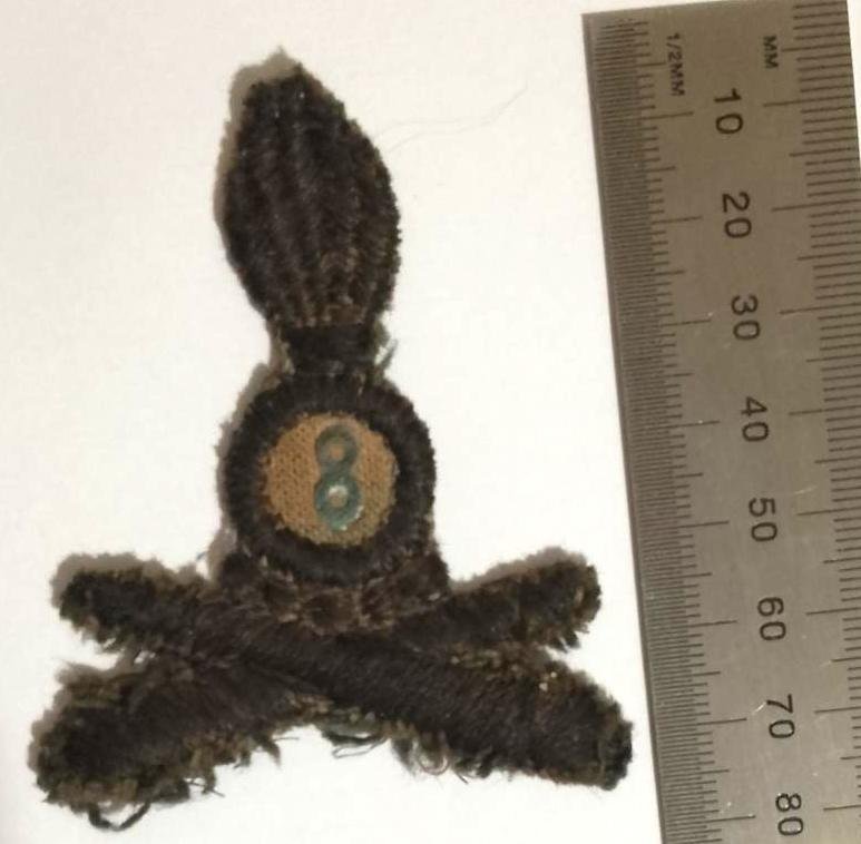 WW2 Period Italian Artillery Regiment '8' Cloth Badge — image 3