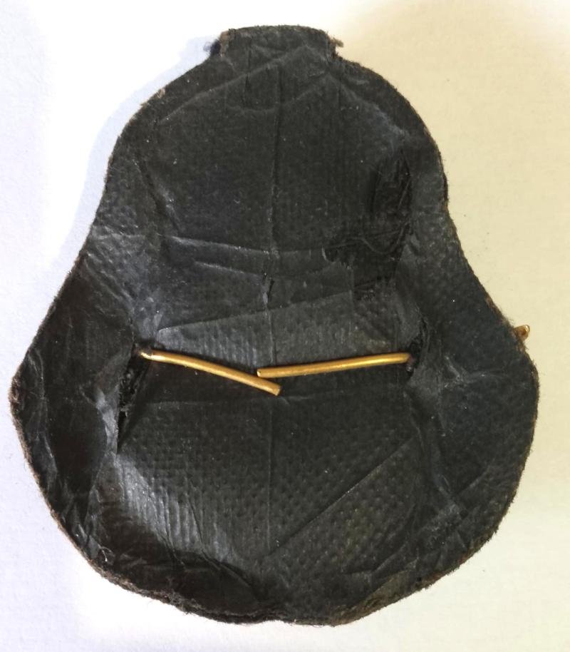 WW2 Period R.A.F Officers Visor Cap Badge — image 3