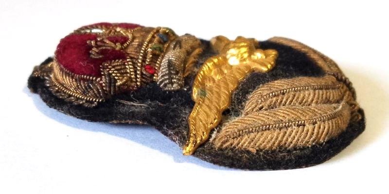 WW2 Period R.A.F Officers Visor Cap Badge — image 4