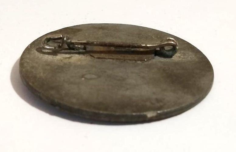 Third Reich 1936 Reichspartietag Badge — image 3