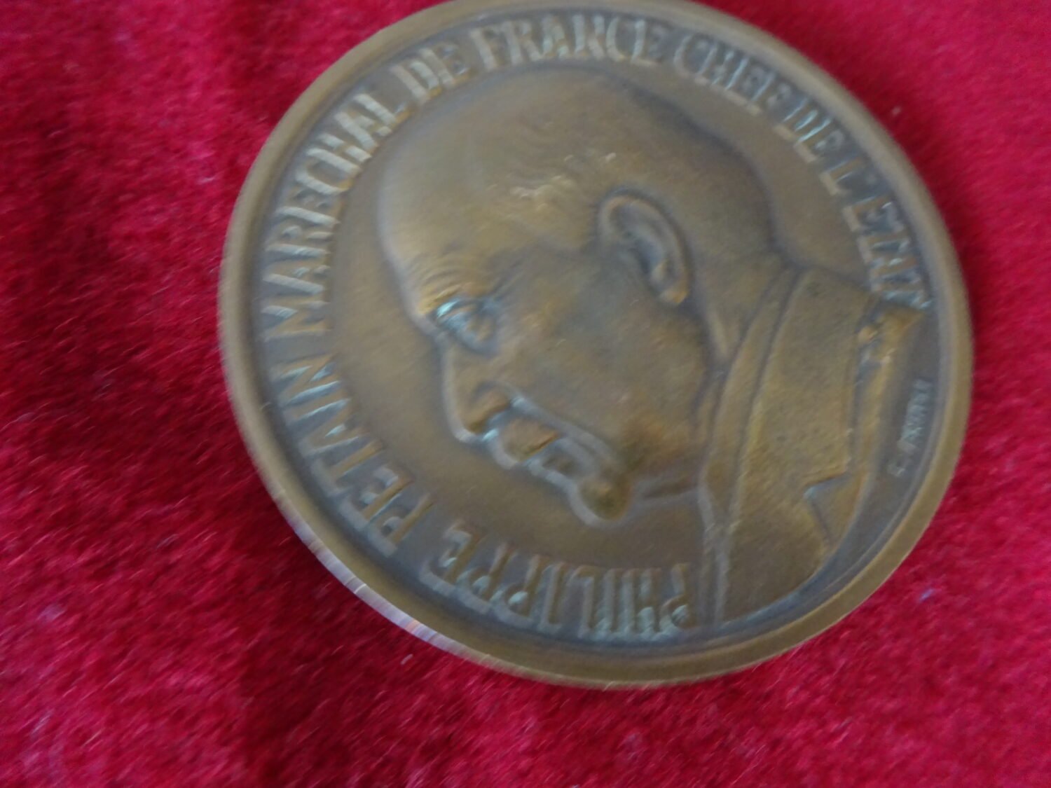 Médaille de table Philippe Pétain RÉSERVÉ (CD) — image 2