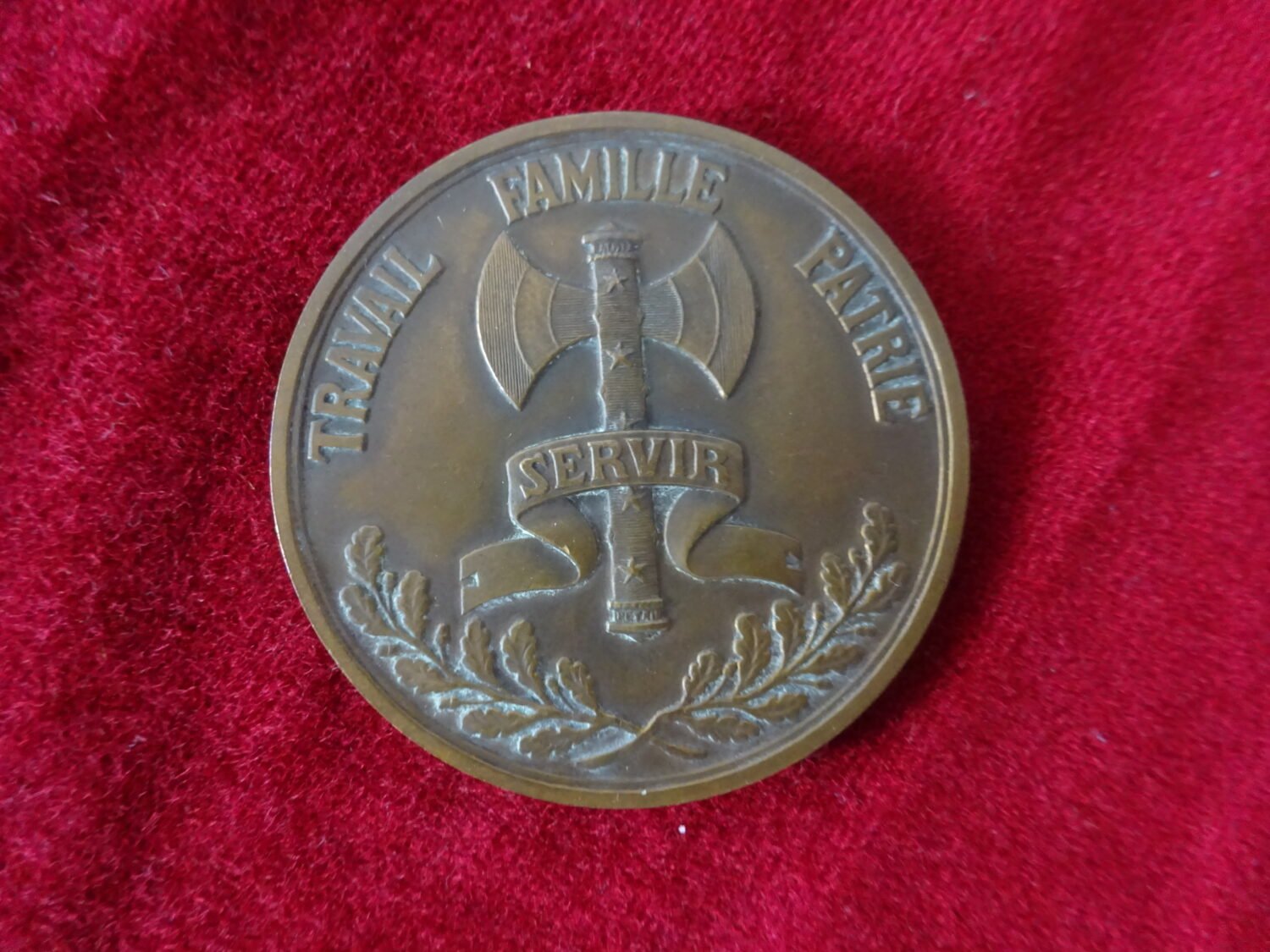 Médaille de table Philippe Pétain RÉSERVÉ (CD) — image 3