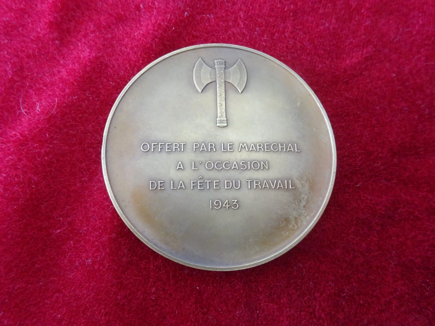 Médaille de Table Philippe Pétain 1943 — image 3