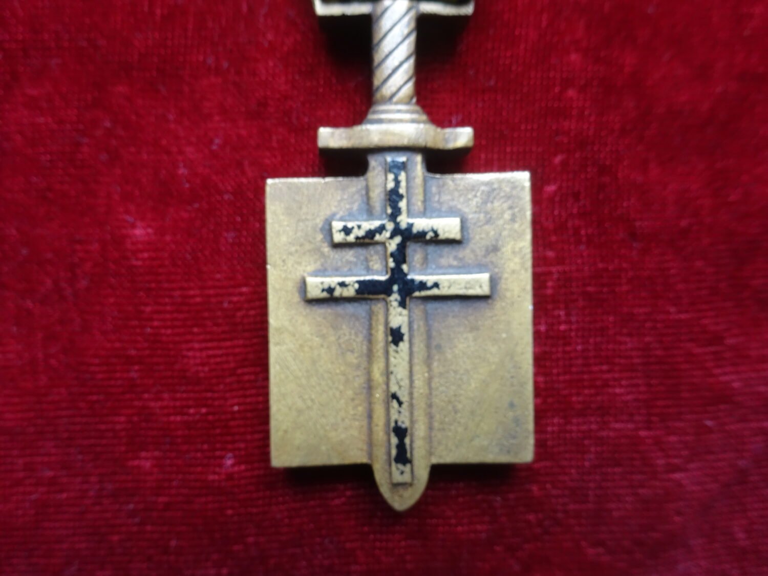 Médaille Ordre de la Libération fabrication Brazzaville RÉSERVÉ (CD) — image 2