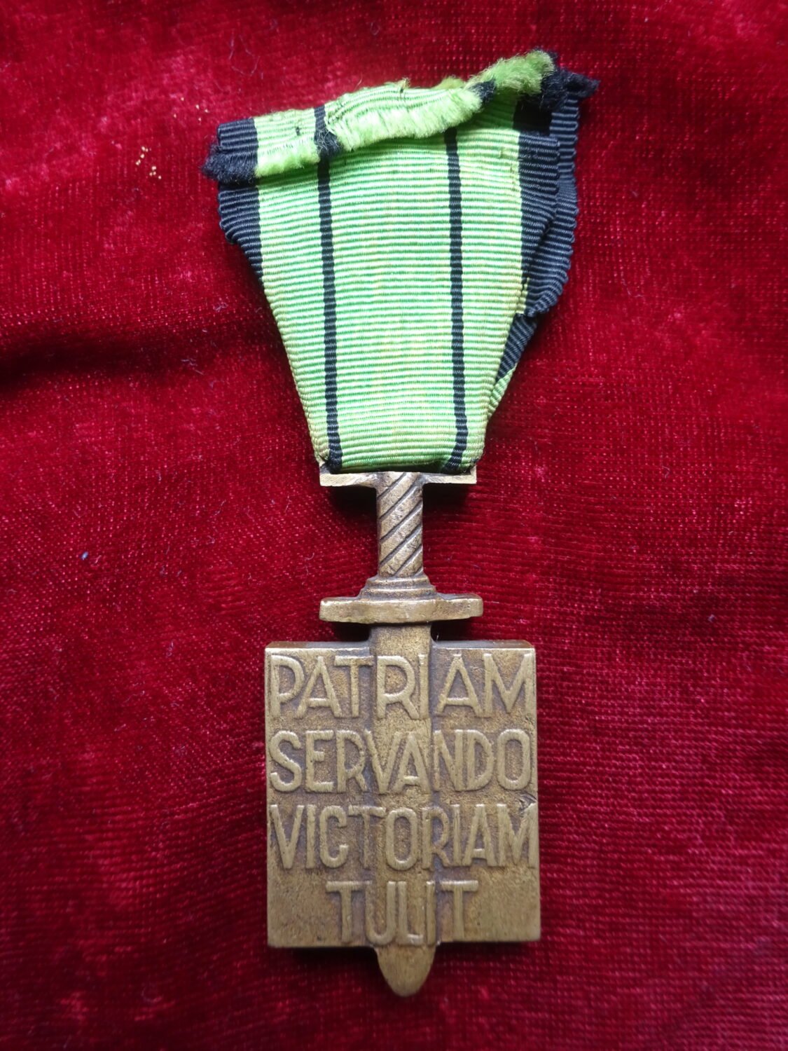 Médaille Ordre de la Libération fabrication Brazzaville RÉSERVÉ (CD) — image 3