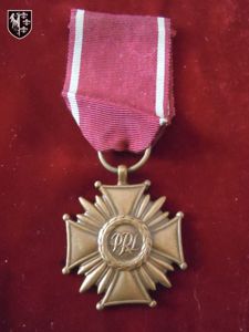Médaille polonaise Croix du Mérite Militaire bronze