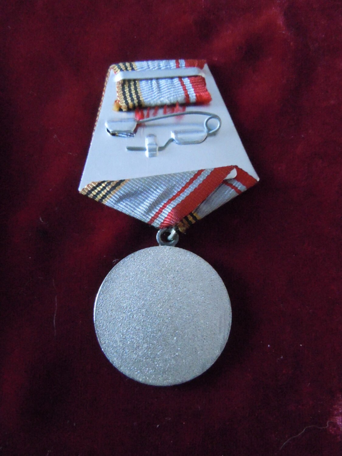 Médaille des Vétérans des forces armées de l'URSS — image 3