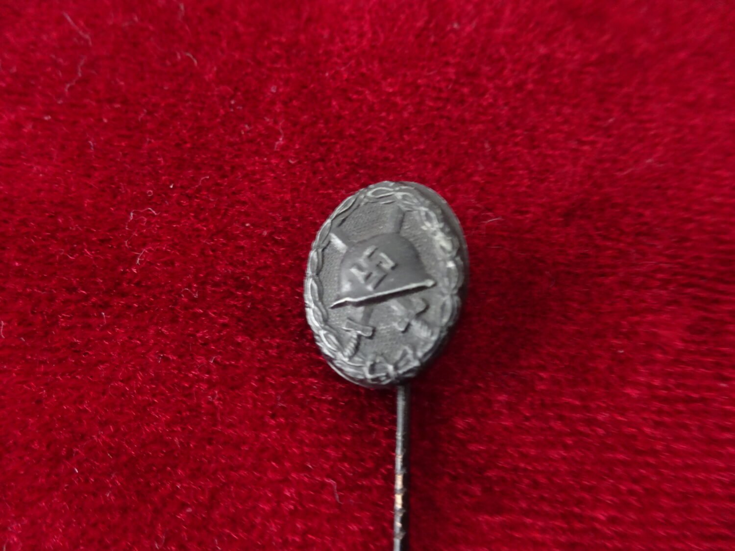 Épinglette badge des blessés classe noire — image 2