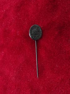 Épinglette badge des blessés classe noire