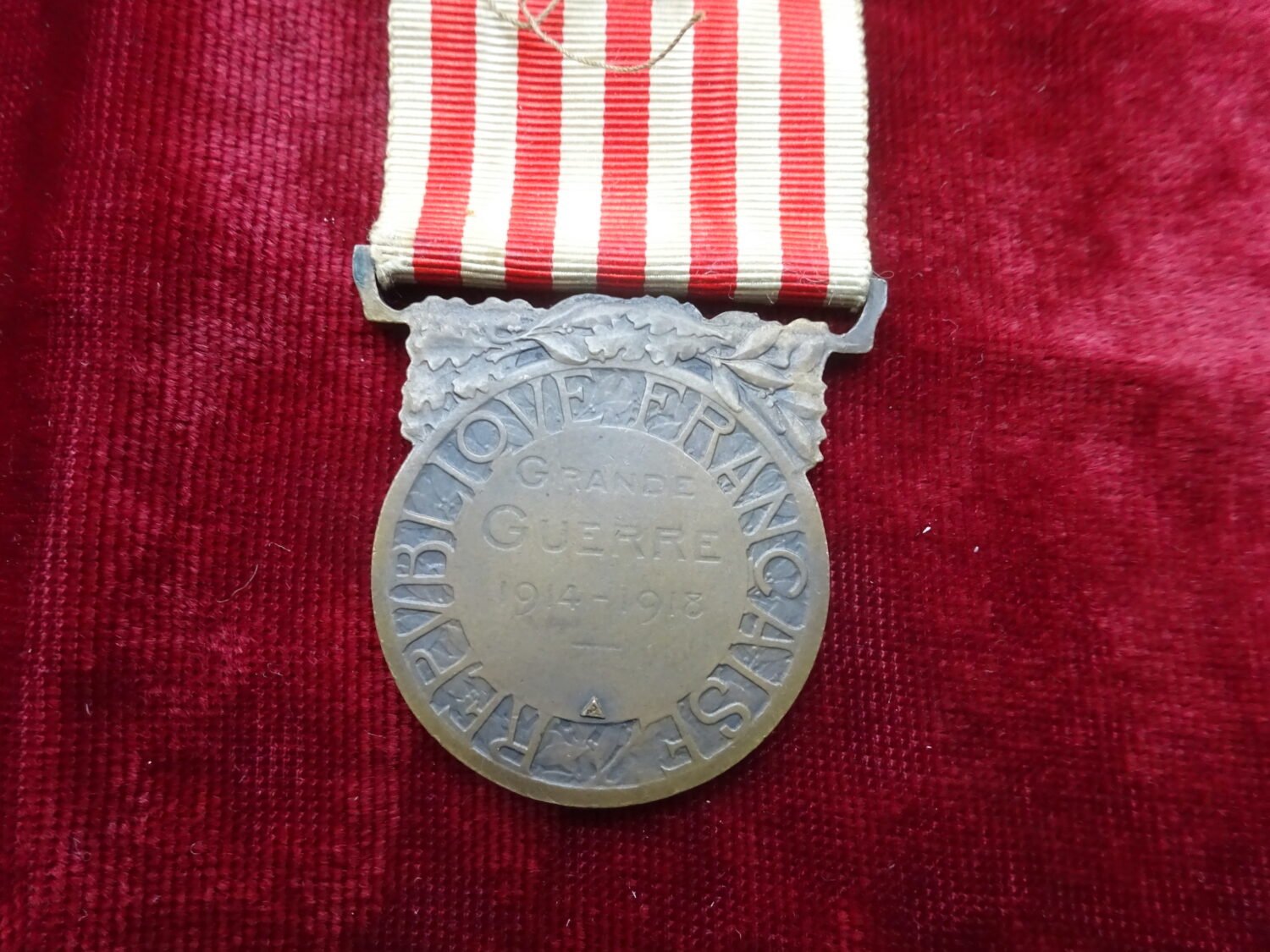 Médaille commémorative 14-18 avec sa miniature — image 3