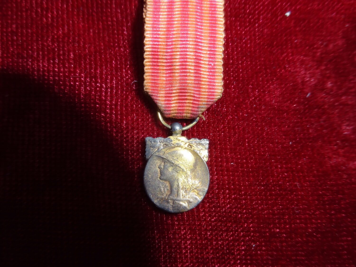 Médaille commémorative 14-18 avec sa miniature — image 6