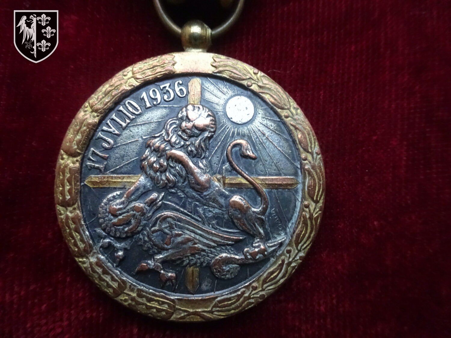 Médaille espagnole guerre civile 1936-1939 type 2 — image 2