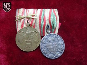 Barrette 2 médailles commémo Autriche et Hongrie