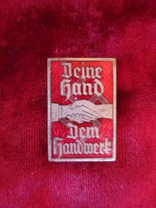 Insigne émaillé Deine Hand dem Hendwek