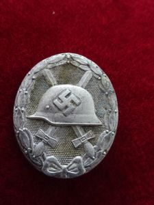 Badge des blessés classe argent