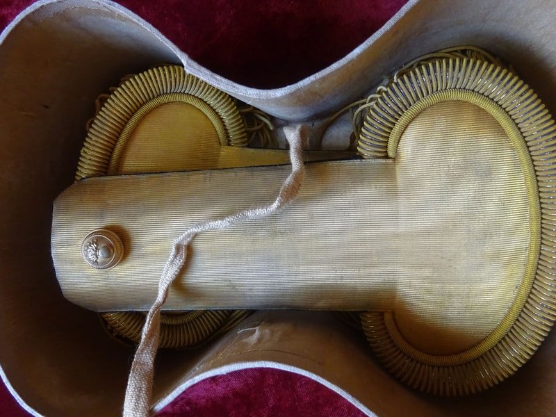 Paire d'épaulettes de capitaine d'infanterie Troisième République dans sa boîte d'origine — image 7