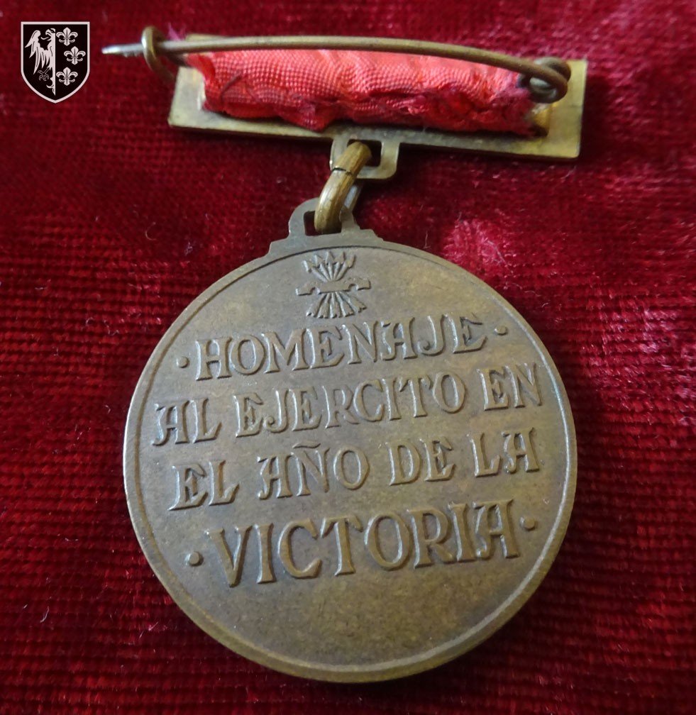 Médaille de la section féminine de la Phalange espagnole (1939) — image 2