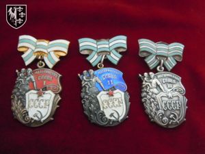 3 Médailles soviétiques ordre de la gloire maternelle maternité