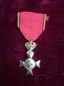 Miniature croix de guerre 14-18 Belgique et médaille des vétérans …