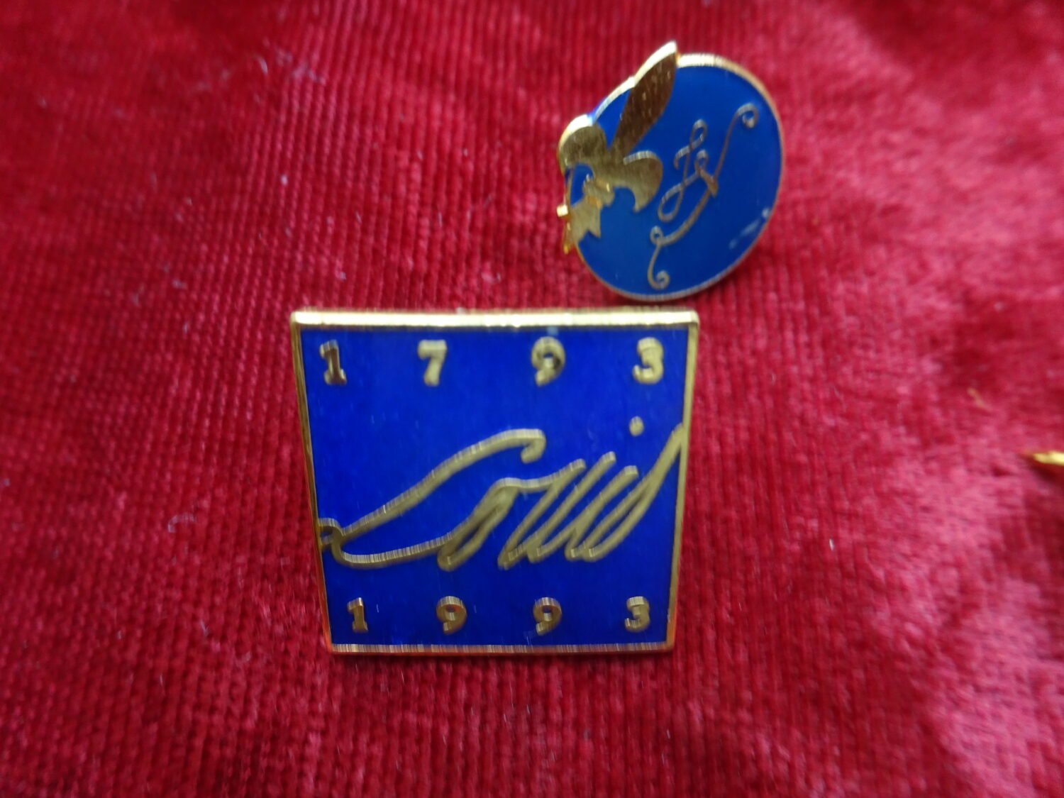 Lot 4 insignes royalistes — image 2