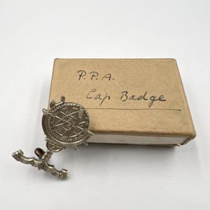 WW2 Popskis Private Army Cap Badge