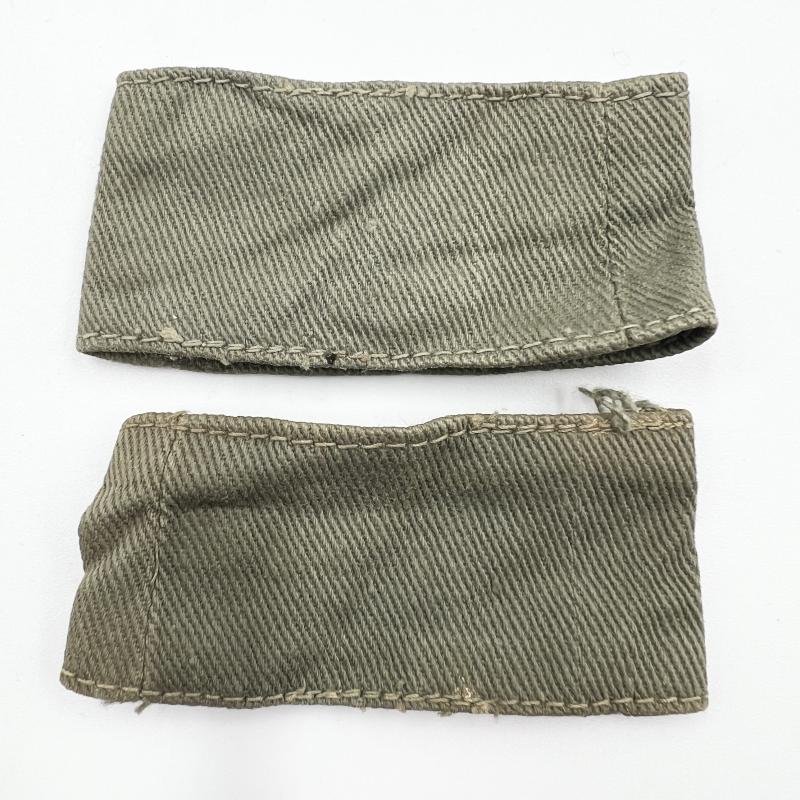 WW2 Parachute Regiment Jungle Green Slip On Shoulder Titles — image 2