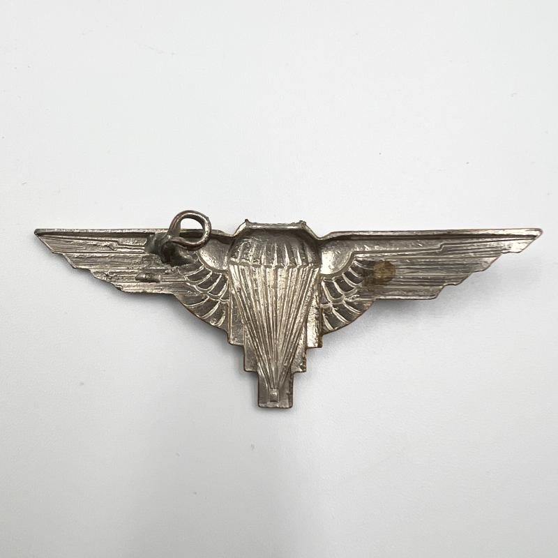 WW2 Free French Parachute Regiment Cap Badge — image 2