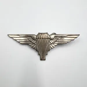 WW2 Free French Parachute Regiment Cap Badge