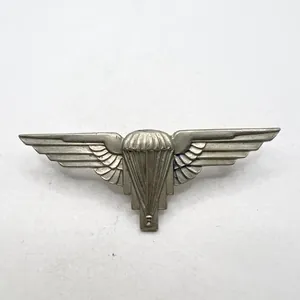 WW2 Officers Free French Parachute Regiment Cap Badge