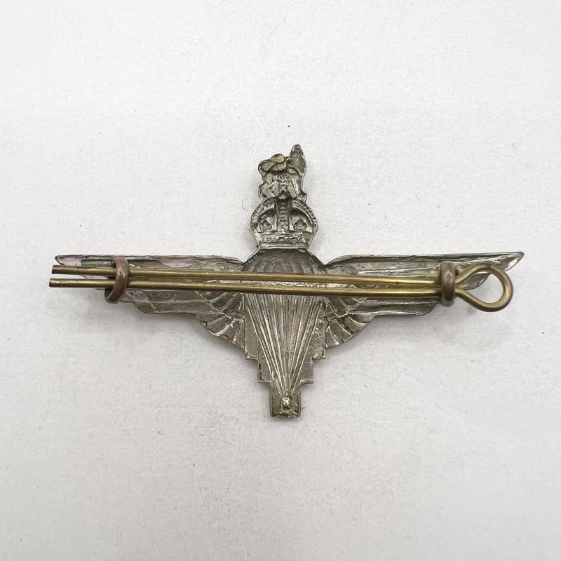 WW2 Parachute Regiment Cap Badge — image 2