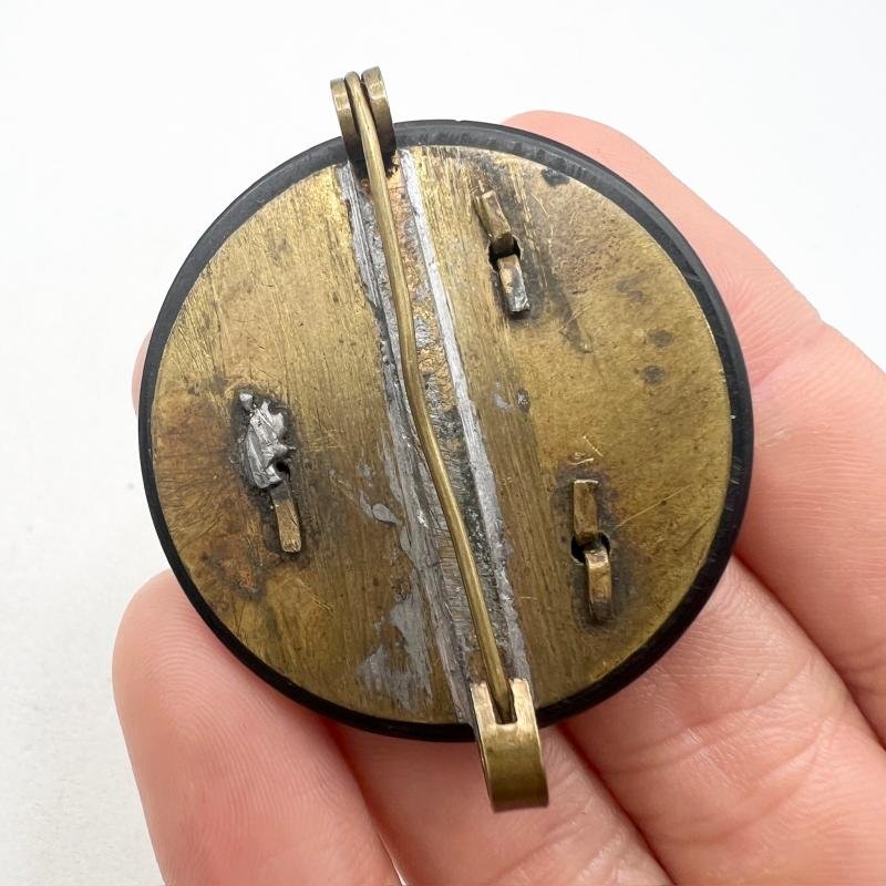 WW2 Libyan Arab Force Cap Badge — image 2