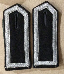 SCARCE PAIR OF VT SCHARFUHRER STRAPS.