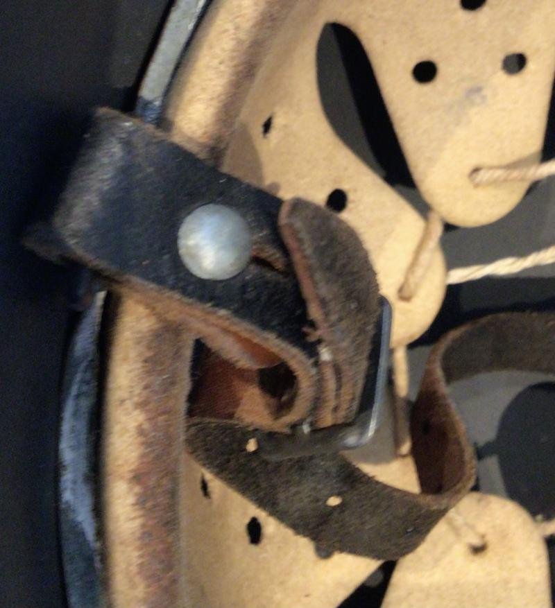 LUFTWAFFE DOUBLE DECAL M1940 STEEL HELMET. — image 10