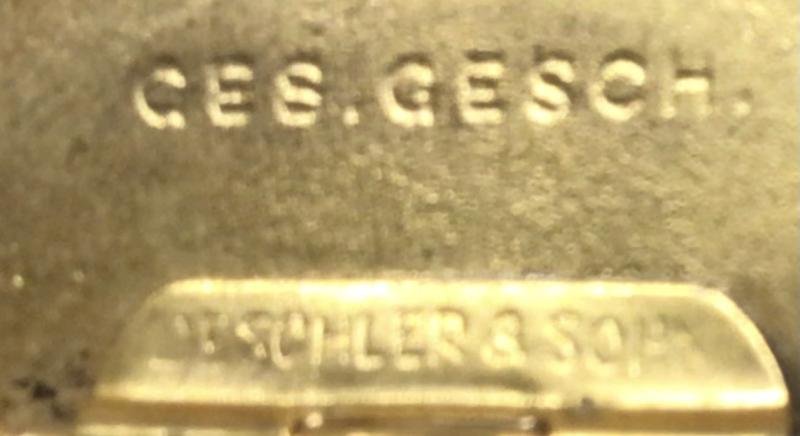 LGE GOLD PARTY BADGE IN GEM CONDITION. — image 3