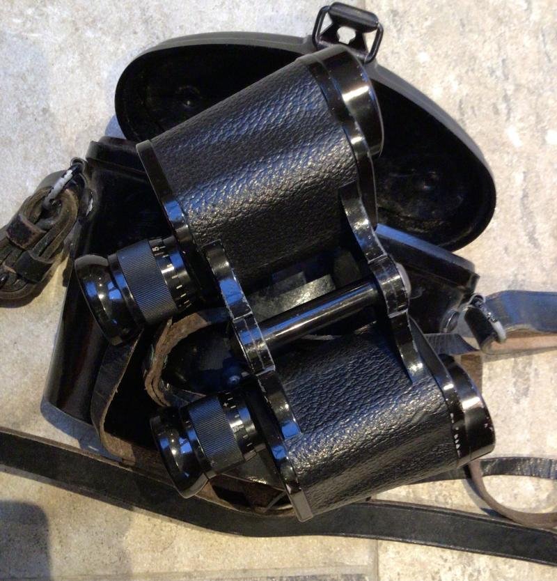 MINTY CASED ZEISS DIENST GLASS. — image 4