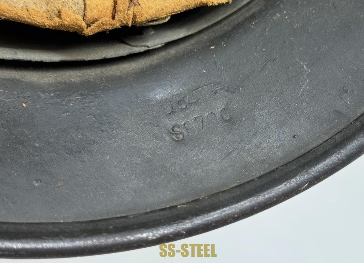 M40 Police Double Decal Helmet Possible KIA/Battle Damage — image 16