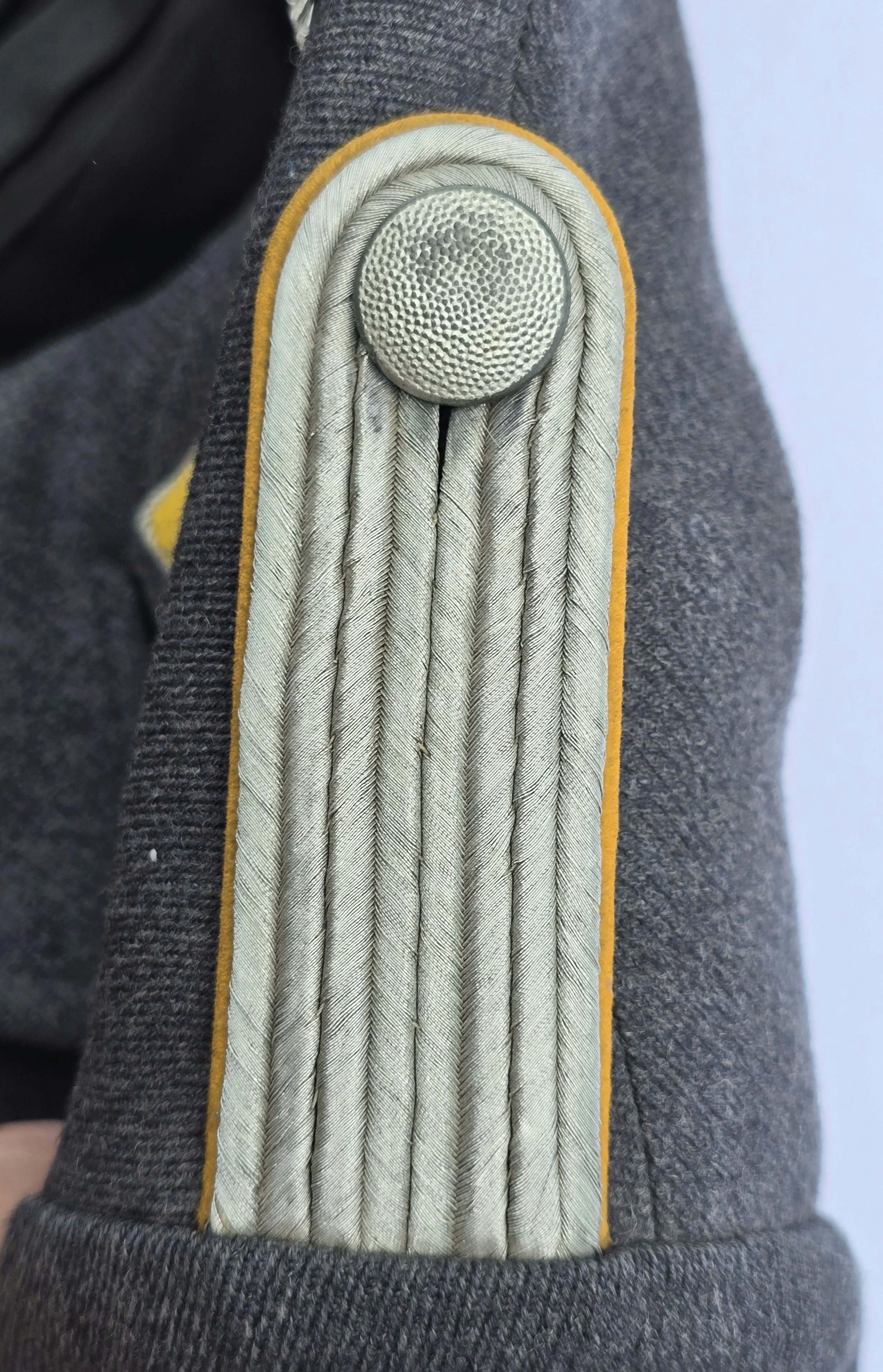 Luftwaffe Leutnant der Flieger– or FJ– Blouse and Trousers — image 8